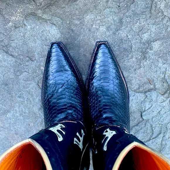 FRYE FAITH BLACK & WHITE LEATHER WOMANS COWBOY BOOTS - 9 - NIB ! 🤠 - Picture 10 of 14